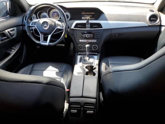 2012 Mercedes-Benz C 250 z VIN WDDGJ4HB3CF886234, wystawiony jako Copart lot #82045185 z przebiegiem 134 685 mil mil oraz Szkoda całkowita • Salvage title. Historia ofert i sprzedaży dostępna na DreamBid. Obrazek 8.