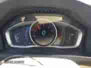 2016 Volvo S60 T5 Drive-E Premier z VIN YV126MFK3G2392066, wystawiony jako IAAI lot #42210232 z przebiegiem 80 097 mil mil oraz . Historia ofert i sprzedaży dostępna na DreamBid. Obrazek 7.