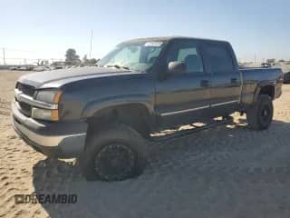 2003 Chevrolet Silverado 1500HD LS с VIN 1GCGC13U43F194320, выставлен на аукционе Copart как лот 63167315 с пробегом 277 678 миль миль и Списание • Salvage title. История ставок и продаж доступна на DreamBid. Изображение 1.