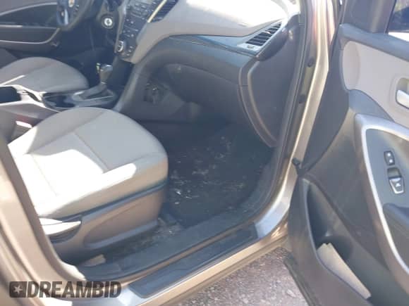 2016 Hyundai Santa Fe с VIN 5XYZT3LB7GG367656, выставлен на аукционе IAAI как лот 43432643 с пробегом 71 280 миль миль и . История ставок и продаж доступна на DreamBid. Изображение 5.