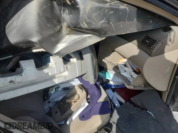 2006 Toyota Corolla LE z VIN 1NXBR32E16Z608051, wystawiony jako Copart lot #85682555 z przebiegiem Nie podano mil oraz Nie do naprawy • Non repairable. Historia ofert i sprzedaży dostępna na DreamBid. Obrazek 8.