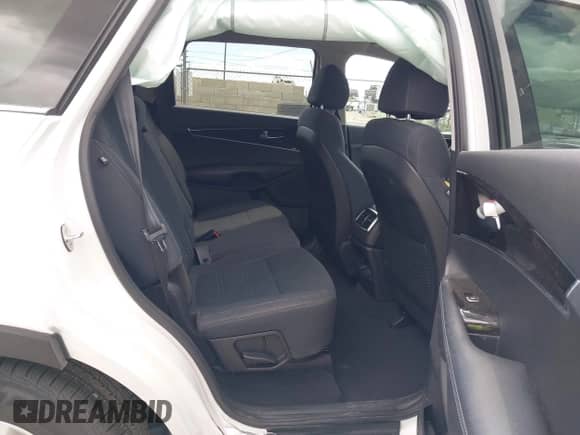 2018 Kia Sorento LX с VIN 5XYPGDA33JG428778, выставлен на аукционе IAAI как лот 42257430 с пробегом 73 185 миль миль и . История ставок и продаж доступна на DreamBid. Изображение 8.