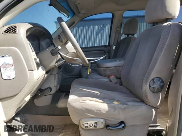 2004 Dodge 2500 SLT z VIN 3D7KU28C14G234615, wystawiony jako Copart lot #61453145 z przebiegiem 289 052 mil mil oraz Szkoda całkowita • Salvage title. Historia ofert i sprzedaży dostępna na DreamBid. Obrazek 7.