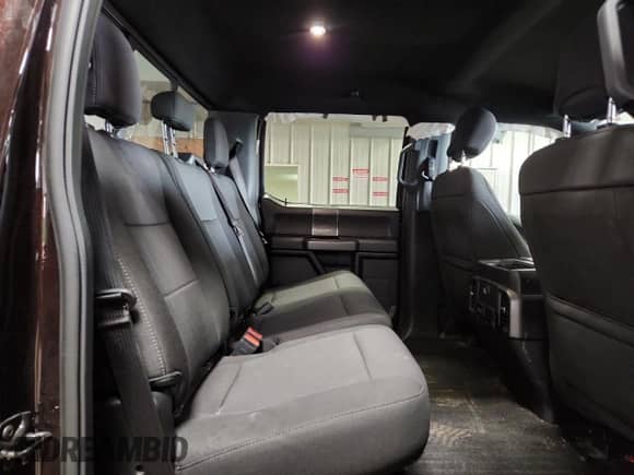 2018 Ford F-150 XLT z VIN 1FTEW1EP7JFB82021, wystawiony jako Copart lot #87015425 z przebiegiem 178 331 mil mil oraz Nie do naprawy • Non repairable. Historia ofert i sprzedaży dostępna na DreamBid. Obrazek 10.