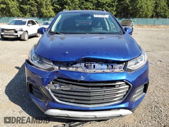 2017 Chevrolet Trax LT with VIN 3GNCJLSB2HL187967, listed as a Copart auction lot 81013005 with 43,138 mi miles and Salvage title. Bid and sale history available at DreamBid. Image 5.