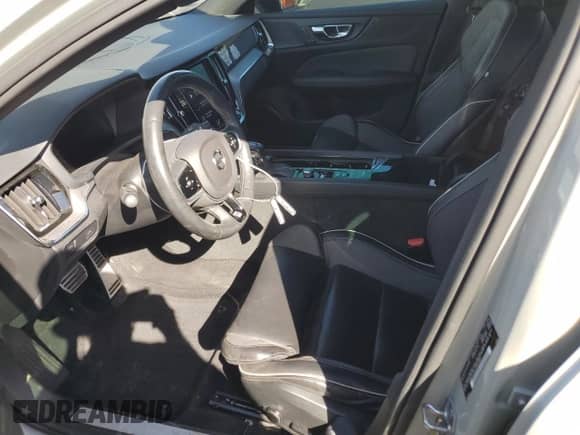 2019 Volvo S60 R-Design с VIN 7JR102FM4KG003862, выставлен на аукционе Copart как лот 80722365 с пробегом 32 343 миль миль и Списание • Salvage title. История ставок и продаж доступна на DreamBid. Изображение 7.