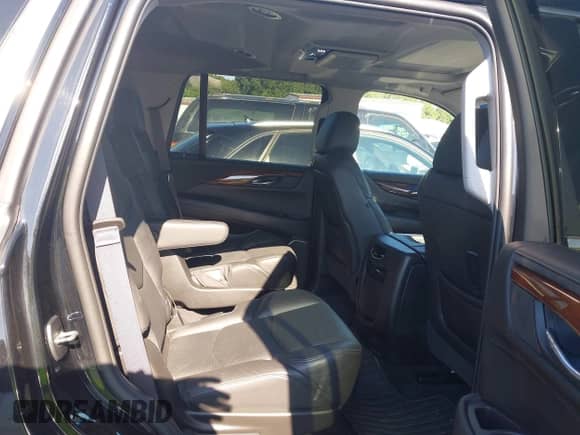 2016 Cadillac Escalade Luxury Collection с VIN 1GYS4BKJ8GR109207, выставлен на аукционе IAAI как лот 43180482 с пробегом 121 647 миль миль и . История ставок и продаж доступна на DreamBid. Изображение 8.