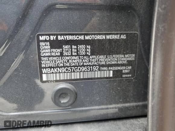 2016 BMW 5 Series 550i z VIN WBAKN9C57GD963192, wystawiony jako Copart lot #43717255 z przebiegiem 55 007 mil mil oraz Czysty tytuł • Clean title. Historia ofert i sprzedaży dostępna na DreamBid. Obrazek 12.
