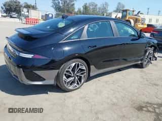 2024 Hyundai Ioniq 6 SEL z VIN KMHM34AA0RA066803, wystawiony jako IAAI lot #43117137 z przebiegiem 12 302 mil mil oraz . Historia ofert i sprzedaży dostępna na DreamBid. Obrazek 4.