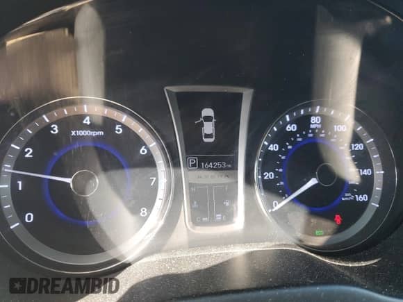 2013 Hyundai Azera z VIN KMHFH4JG9DA221002, wystawiony jako Copart lot #90937405 z przebiegiem 164 253 mil mil oraz Czysty tytuł • Clean title. Historia ofert i sprzedaży dostępna na DreamBid. Obrazek 9.