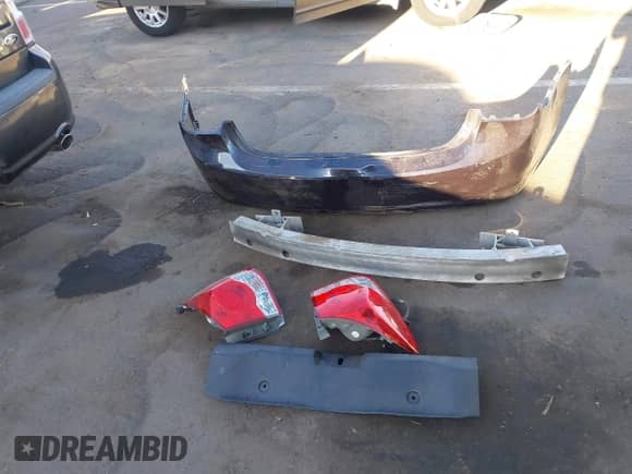 2014 Chevrolet Cruze 1LT z VIN 1G1PC5SB0E7306270, wystawiony jako IAAI lot #43335671 z przebiegiem 125 429 mil mil oraz . Historia ofert i sprzedaży dostępna na DreamBid. Obrazek 12.