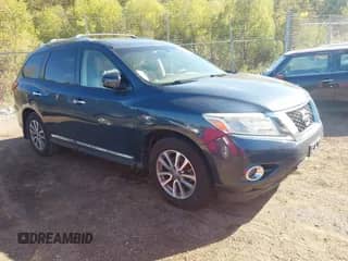 2013 Nissan Pathfinder SV with VIN 5N1AR2MN6DC604597, listed as a IAAI auction lot 43416679 with 207,011 mi miles and . Bid and sale history available at DreamBid. Image 1.