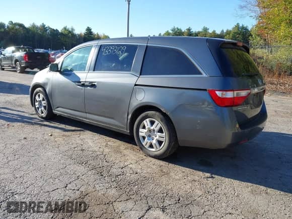 2011 Honda Odyssey LX с VIN 5FNRL5H24BB047831, выставлен на аукционе IAAI как лот 43393129 с пробегом 307 948 миль миль и . История ставок и продаж доступна на DreamBid. Изображение 3.