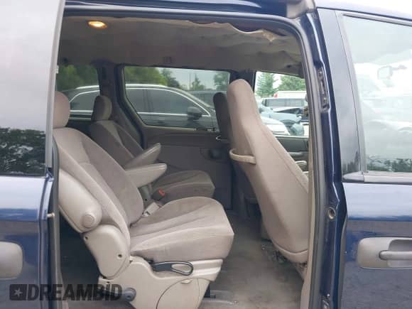 2003 Dodge Caravan SE z VIN 1D4GP25R13B244927, wystawiony jako IAAI lot #43105613 z przebiegiem 167 062 mil mil oraz . Historia ofert i sprzedaży dostępna na DreamBid. Obrazek 8.