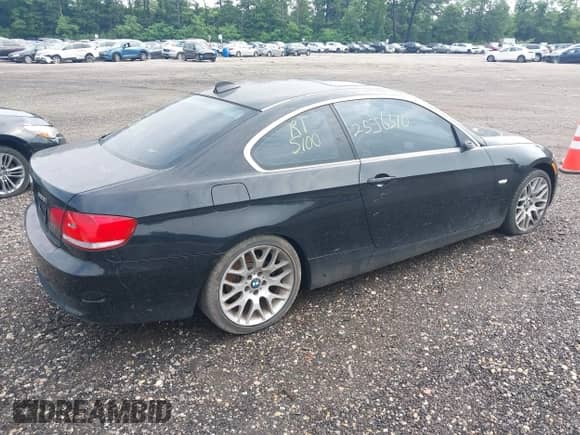 2007 BMW 3 Series 328i z VIN WBAWB33537PU87240, wystawiony jako IAAI lot #42601888 z przebiegiem Nie podano mil oraz . Historia ofert i sprzedaży dostępna na DreamBid. Obrazek 4.