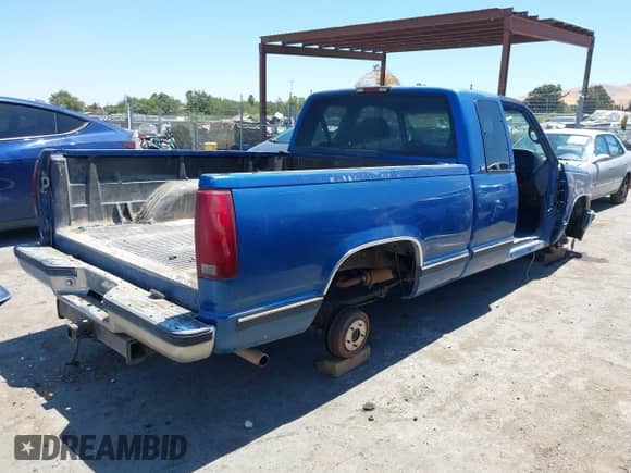 1997 GMC Sierra 1500 с VIN 1GTEC19R7VE526575, выставлен на аукционе IAAI как лот 42897970 с пробегом 277 978 миль миль и . История ставок и продаж доступна на DreamBid. Изображение 4.