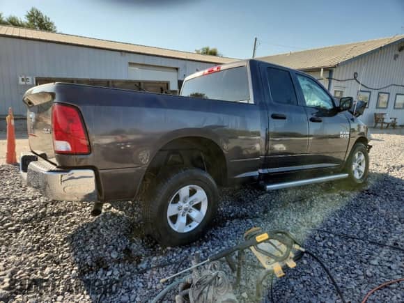 2021 Ram 1500 Express z VIN 1C6RR7FG9MS507880, wystawiony jako Copart lot #80450835 z przebiegiem 25 329 mil mil oraz Szkoda całkowita • Salvage title. Historia ofert i sprzedaży dostępna na DreamBid. Obrazek 3.