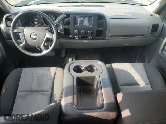 2009 Chevrolet Silverado 1500 LS z VIN 1GCEK19C69Z234686, wystawiony jako Copart lot #67128635 z przebiegiem 148 195 mil mil oraz Czysty tytuł • Clean title. Historia ofert i sprzedaży dostępna na DreamBid. Obrazek 8.