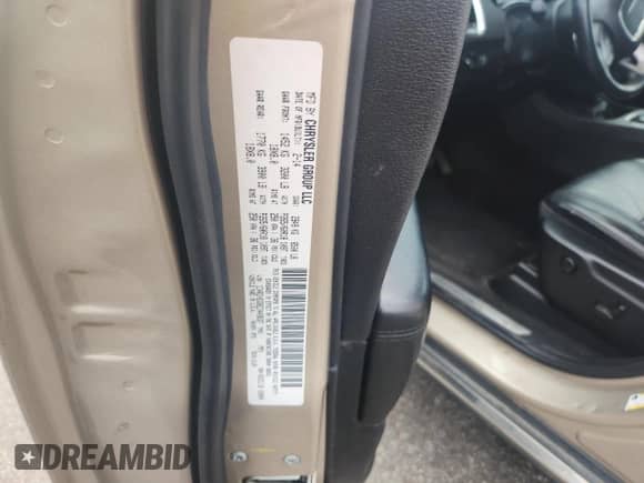 2014 Dodge Durango Limited with VIN 1C4RDHDG8EC449837, listed as a Copart auction lot 84462095 with 282,509 mi miles and Clean title. Bid and sale history available at DreamBid. Image 12.