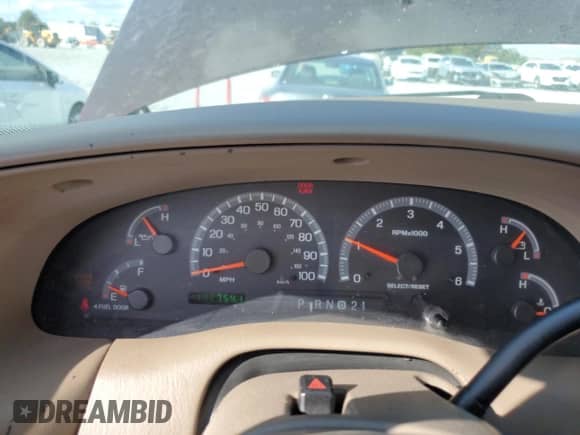 2002 Ford F-150 XLT с VIN 1FTRW07L12KE26292, выставлен на аукционе Copart как лот 87376075 с пробегом 172 754 миль миль и Чистый • Clean title. История ставок и продаж доступна на DreamBid. Изображение 9.