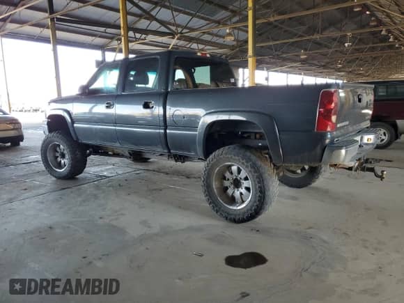 2003 Chevrolet Silverado 1500HD LS с VIN 1GCGC13U53F111056, выставлен на аукционе Copart как лот 68677845 с пробегом 225 213 миль миль и Списание • Salvage title. История ставок и продаж доступна на DreamBid. Изображение 2.