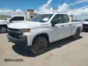 2020 Chevrolet Silverado 1500 Work Truck z VIN 1GCRYAEF6LZ179552, wystawiony jako IAAI lot #42981995 z przebiegiem 69 716 mil mil oraz . Historia ofert i sprzedaży dostępna na DreamBid. Obrazek 2.