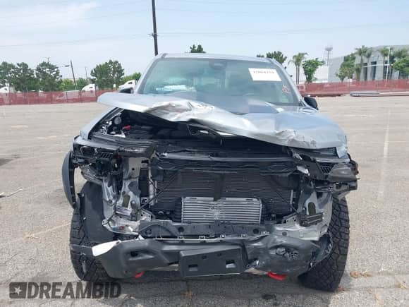 2024 Chevrolet Colorado 4WD ZR2 z VIN 1GCPTFEK9R1177298, wystawiony jako IAAI lot #42064294 z przebiegiem 3 827 mil mil oraz . Historia ofert i sprzedaży dostępna na DreamBid. Obrazek 13.