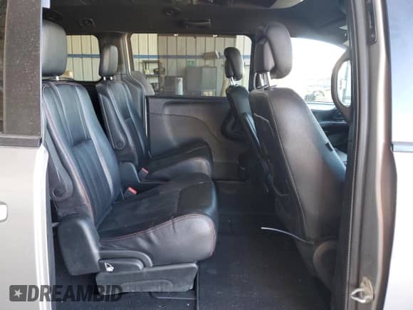 2018 Dodge Grand Caravan GT with VIN 2C4RDGEG5JR150283, listed as a Copart auction lot 85952115 with 261,604 mi miles and Clean title. Bid and sale history available at DreamBid. Image 11.