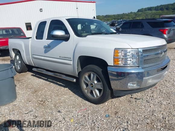 2013 Chevrolet Silverado 1500 LT z VIN 1GCRCSE06DZ256714, wystawiony jako IAAI lot #43160510 z przebiegiem 95 035 mil mil oraz . Historia ofert i sprzedaży dostępna na DreamBid. Obrazek 1.
