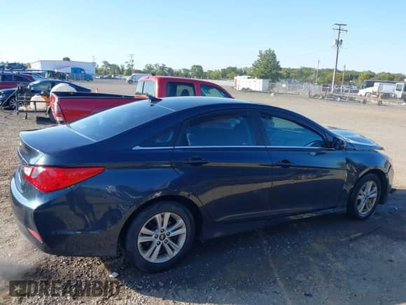 2014 Hyundai Sonata GLS z VIN 5NPEB4AC1EH893256, wystawiony jako IAAI lot #43204395 z przebiegiem 186 208 mil mil oraz . Historia ofert i sprzedaży dostępna na DreamBid. Obrazek 13.