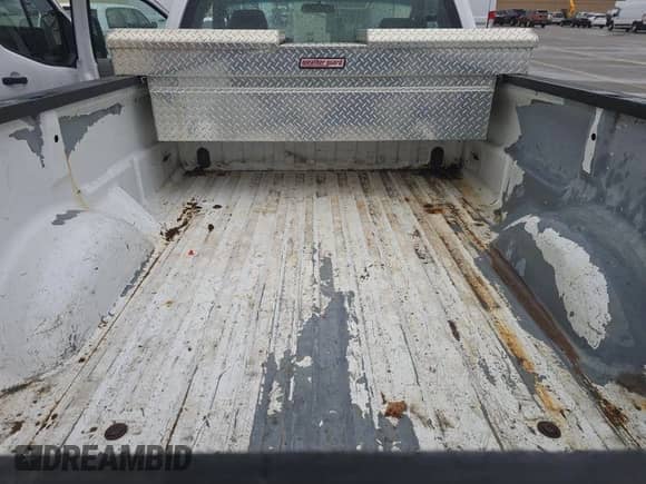 2005 Ford F-150 XL z VIN 1FTRF12WX5KE14539, wystawiony jako IAAI lot #43600244 z przebiegiem 180 608 mil mil oraz . Historia ofert i sprzedaży dostępna na DreamBid. Obrazek 30.