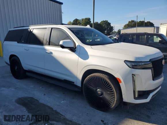 2021 Cadillac Escalade ESV Sport Platinum with VIN 1GYS4RKL8MR476646, listed as a Copart auction lot 61366795 with 36,583 mi miles and Salvage title. Bid and sale history available at DreamBid. Image 4.