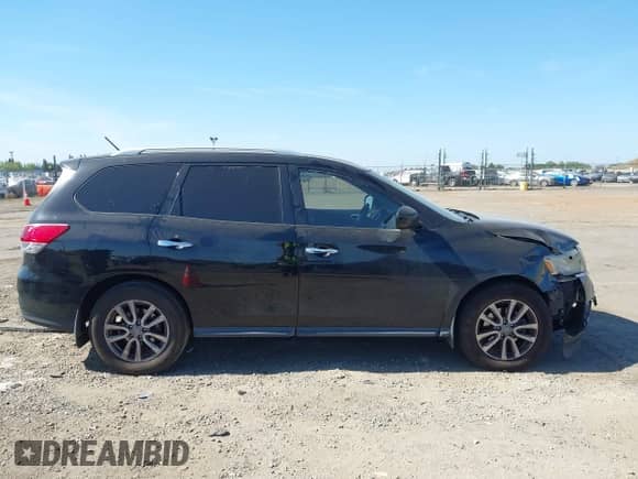 2016 Nissan Pathfinder S z VIN 5N1AR2MN9GC622533, wystawiony jako IAAI lot #42235750 z przebiegiem 170 476 mil mil oraz . Historia ofert i sprzedaży dostępna na DreamBid. Obrazek 14.