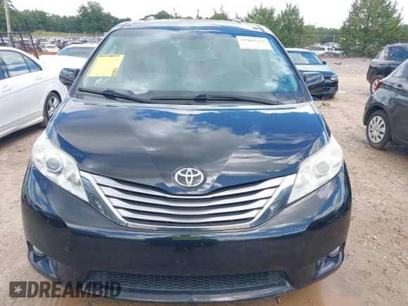 2017 Toyota Sienna XLE z VIN 5TDYZ3DC1HS819543, wystawiony jako IAAI lot #42981122 z przebiegiem 101 449 mil mil oraz . Historia ofert i sprzedaży dostępna na DreamBid. Obrazek 12.