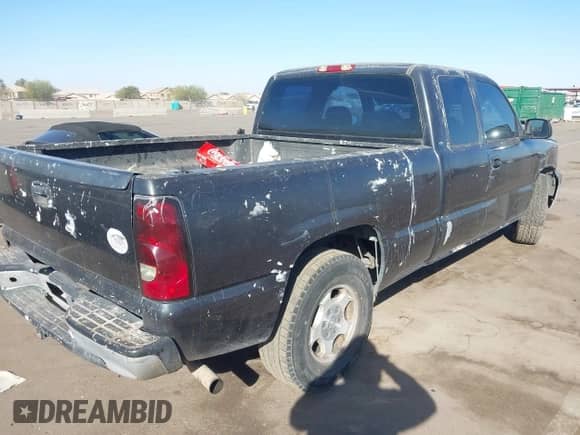 2004 Chevrolet Silverado 1500 with VIN 1GCEC19X84Z188593, listed as a IAAI auction lot 41398586 with 330,695 mi miles and . Bid and sale history available at DreamBid. Image 4.