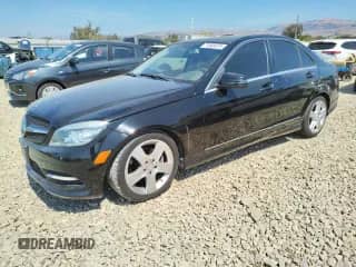 2011 Mercedes-Benz C 300 Sport z VIN WDDGF5EB3BR159538, wystawiony jako Copart lot #71363075 z przebiegiem 208 050 mil mil oraz Czysty tytuł • Clean title. Historia ofert i sprzedaży dostępna na DreamBid. Obrazek 1.