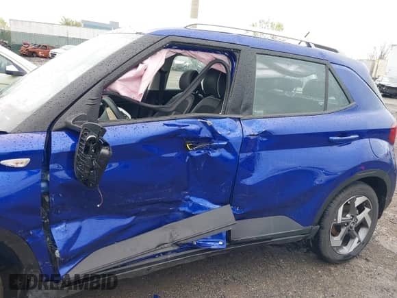 2023 Hyundai Venue Limited with VIN KMHRC8A37PU262652, listed as a IAAI auction lot 41951043 with 8,039 mi miles and . Bid and sale history available at DreamBid. Image 6.