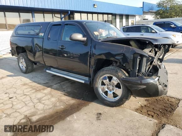 2008 Chevrolet Silverado 1500 1LT with VIN 1GCEK19068E160598, listed as a Copart auction lot 69195745 with 361,049 mi miles and Clean title. Bid and sale history available at DreamBid. Image 4.