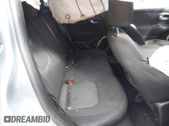 2017 Jeep Renegade Latitude с VIN ZACCJBBB0HPG03699, выставлен на аукционе IAAI как лот 43071453 с пробегом 189 686 миль миль и . История ставок и продаж доступна на DreamBid. Изображение 8.