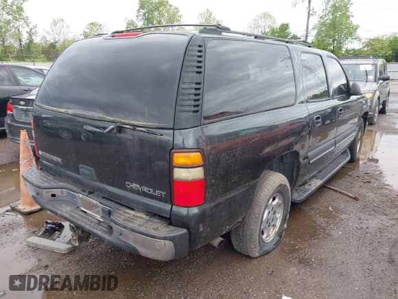 2004 Chevrolet Suburban LS with VIN 3GNEC16Z34G110624, listed as a IAAI auction lot 42177917 with 268,968 mi miles and . Bid and sale history available at DreamBid. Image 4.