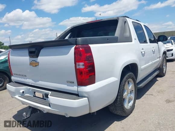 2007 Chevrolet Avalanche 3LT with VIN 3GNFK12397G141485, listed as a IAAI auction lot 42251774 with Not provided miles and . Bid and sale history available at DreamBid. Image 4.