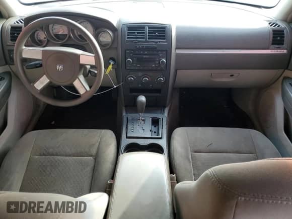 2008 Dodge Magnum with VIN 2D4FV47T18H147683, listed as a Copart auction lot 70152484 with 142,894 mi miles and Clean title. Bid and sale history available at DreamBid. Image 8.