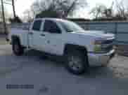 2018 Chevrolet Silverado 2500HD z VIN 1GC2KUEY1JZ234895, wystawiony jako Copart lot #44267675 z przebiegiem 192 144 mil mil oraz Szkoda całkowita • Salvage title. Historia ofert i sprzedaży dostępna na DreamBid. Obrazek 4.