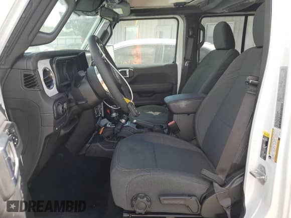 2025 Jeep Wrangler Sahara with VIN 1C4RJXP6XSW579389, listed as a Copart auction lot 82042905 with 11,393 mi miles and Clean title. Bid and sale history available at DreamBid. Image 7.