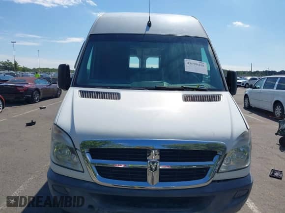 2008 Dodge Sprinter z VIN WD0PE745685281306, wystawiony jako IAAI lot #43099415 z przebiegiem 146 100 mil mil oraz . Historia ofert i sprzedaży dostępna na DreamBid. Obrazek 14.