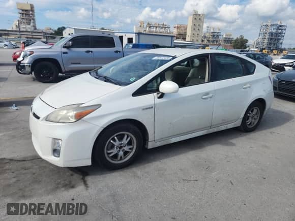 2010 Toyota Prius II z VIN JTDKN3DU7A0037993, wystawiony jako Copart lot #86872405 z przebiegiem Nie podano mil oraz Szkoda całkowita • Salvage title. Historia ofert i sprzedaży dostępna na DreamBid. Obrazek 1.