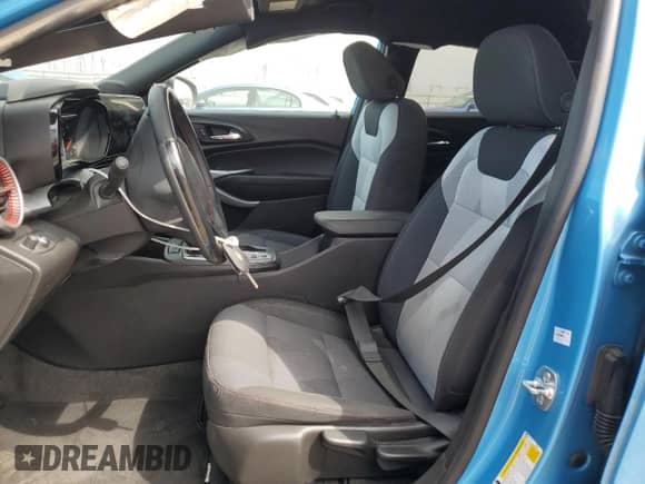 2025 Chevrolet Trax 1RS with VIN KL77LGEP7SC139030, listed as a Copart auction lot 70219075 with 52,407 mi miles and Salvage title. Bid and sale history available at DreamBid. Image 7.
