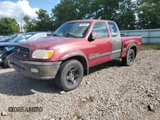 2002 Toyota Tundra Limited z VIN 5TBBT48142S287324, wystawiony jako Copart lot #70863485 z przebiegiem 171 664 mil mil oraz Czysty tytuł • Clean title. Historia ofert i sprzedaży dostępna na DreamBid. Obrazek 1.