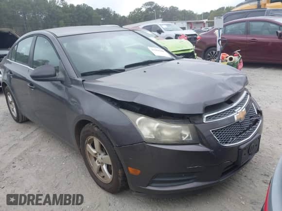 2011 Chevrolet Cruze 1FL z VIN 1G1PE5S99B7224301, wystawiony jako IAAI lot #43384280 z przebiegiem 188 159 mil mil oraz . Historia ofert i sprzedaży dostępna na DreamBid. Obrazek 1.