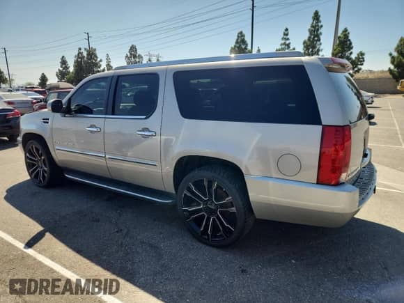 2007 Cadillac Escalade ESV с VIN 1GYFK66877R175270, выставлен на аукционе Copart как лот 80450675 с пробегом 176 234 миль миль и Чистый • Clean title. История ставок и продаж доступна на DreamBid. Изображение 2.